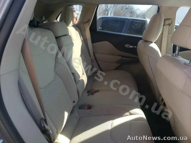 2018 Jeep Cherokee, VIN 1C4PJLCB6KD325970, госномер АВ7210ІН — фото 6 (copart)