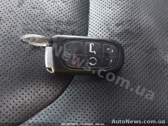 2019 Jeep Cherokee — zdjęcie 11 (iaai)