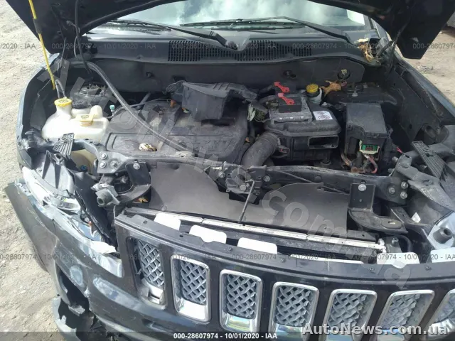 2016 Jeep Compass — photo 10 (iaai)