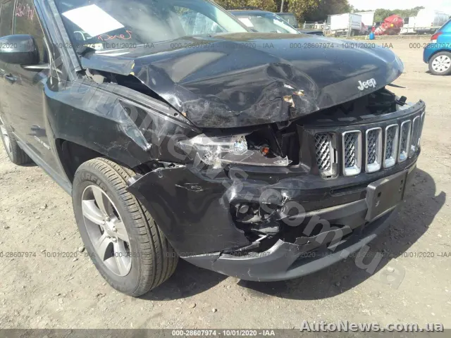2016 Jeep Compass — photo 6 (iaai)