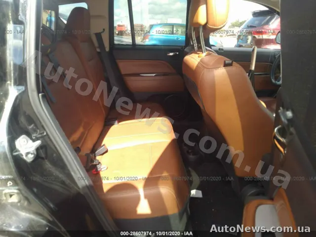 2016 Jeep Compass — photo 8 (iaai)