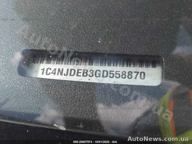 2016 Jeep Compass — photo 9 (iaai)