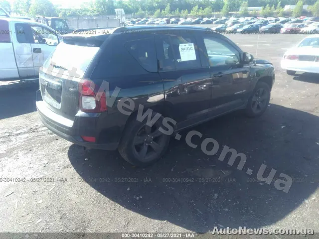 2015 Jeep Compass — photo 4 (iaai)