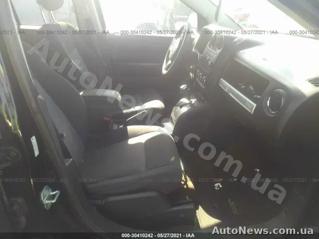 2015 Jeep Compass — photo 5 (iaai)