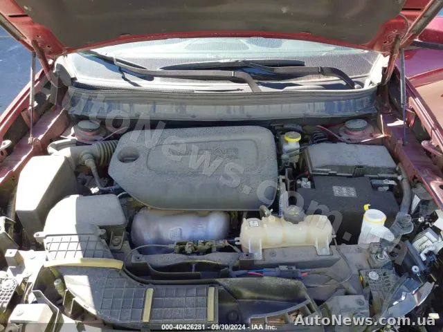 2021 Jeep Cherokee — photo 10 (iaai)