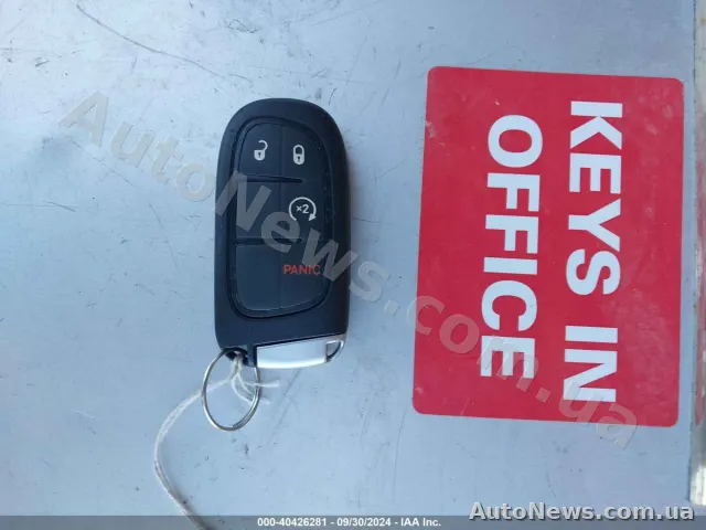 2021 Jeep Cherokee — photo 11 (iaai)
