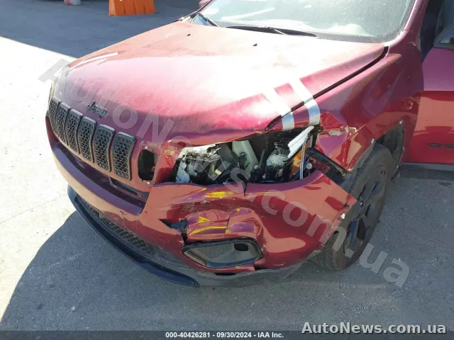 2021 Jeep Cherokee — photo 6 (iaai)