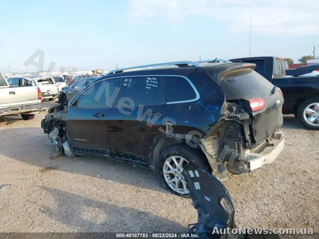 2017 Jeep Cherokee — фото 3 (iaai)