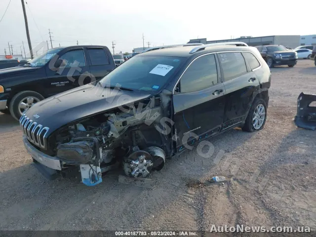 2017 Jeep Cherokee — фото 6 (iaai)