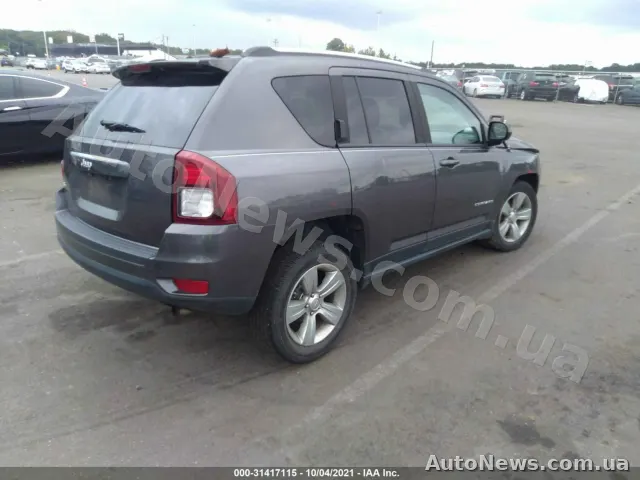 2016 Jeep Compass — photo 4 (iaai)