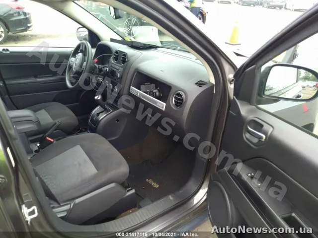 2016 Jeep Compass — photo 5 (iaai)