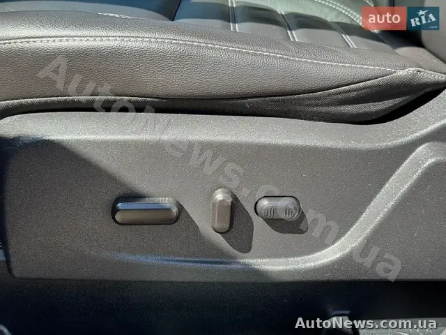 2018 Ford Escape, VIN 1FMCU0HD4JUA19276 — photo 29 (autoria)