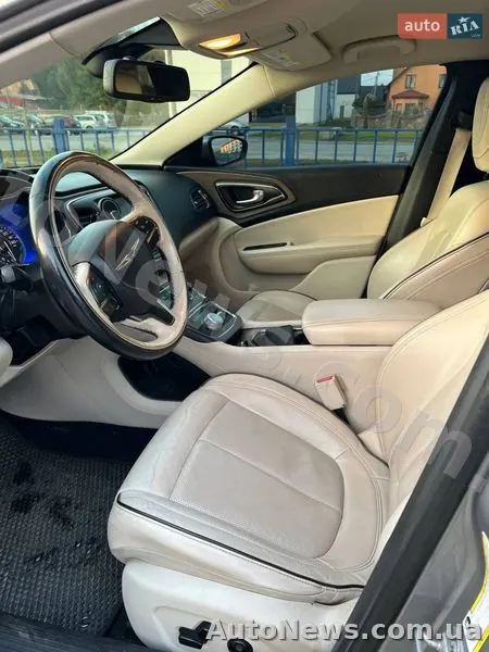 2014 Chrysler 200 — zdjęcie 12 (autoria)