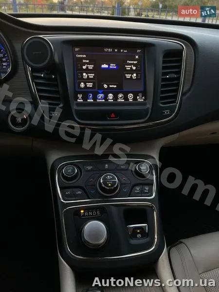 2014 Chrysler 200 — zdjęcie 13 (autoria)