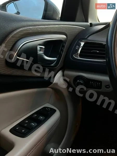 2014 Chrysler 200 — zdjęcie 17 (autoria)