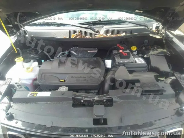 2016 Jeep Compass — photo 10 (iaai)
