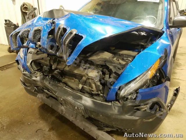 2017 Jeep Cherokee, VIN 1C4PJMBS1HW622441, plate КА4063МТ — photo 9 (copart)