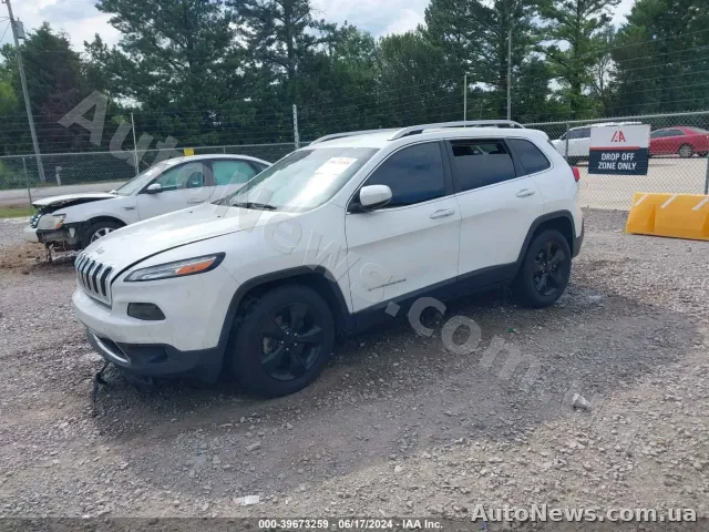 2017 Jeep Cherokee — фото 2 (iaai)