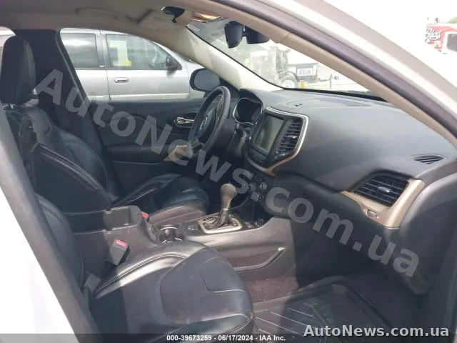 2017 Jeep Cherokee — фото 5 (iaai)