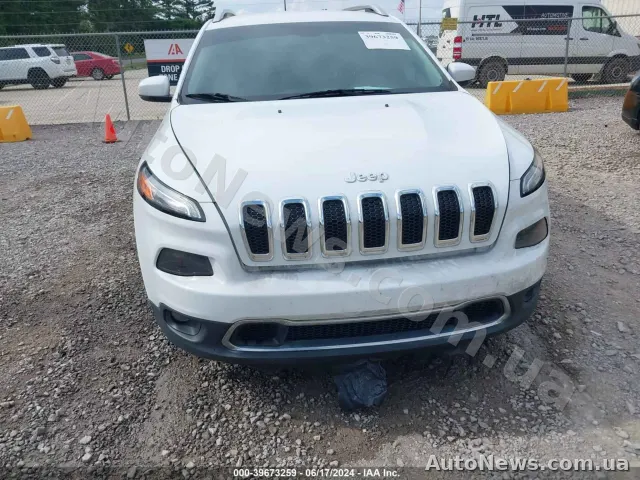 2017 Jeep Cherokee — фото 6 (iaai)