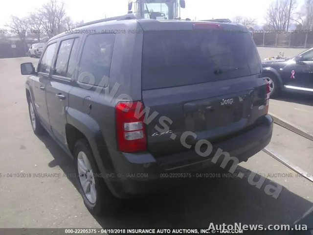 2017 Jeep Patriot — photo 3 (iaai)