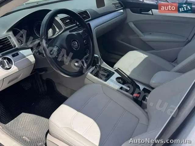 2013 Volkswagen Passat, VIN 1VWBN7A34DC129081, nr rej. СЕ6968НА — zdjęcie 8 (autoria)