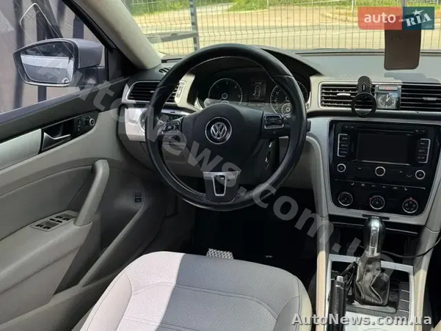2013 Volkswagen Passat, VIN 1VWBN7A34DC129081, nr rej. СЕ6968НА — zdjęcie 9 (autoria)