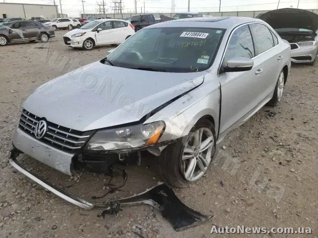 2013 Volkswagen Passat, VIN 1VWBN7A34DC129081, nr rej. СЕ6968НА — zdjęcie 2 (copart)