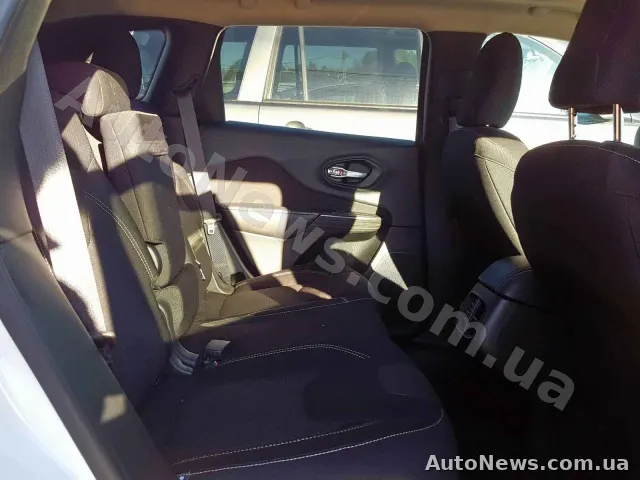 2015 Jeep Cherokee L — фото 6 (copart)
