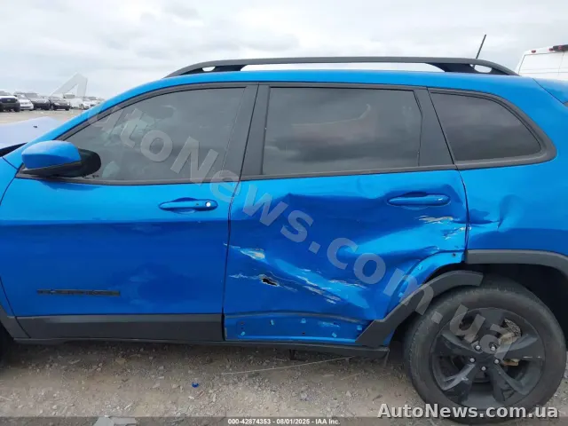 2021 Jeep Cherokee — zdjęcie 13 (iaai)