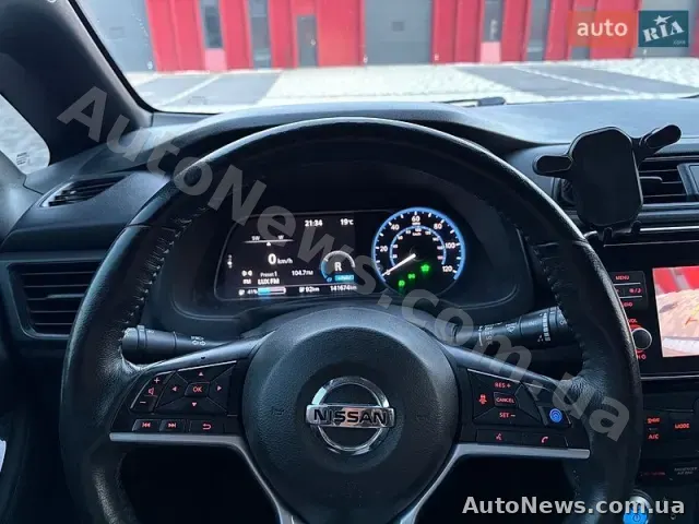 2018 Nissan Leaf, VIN 1N4AZ1CP3JC313431 — zdjęcie 11 (autoria)