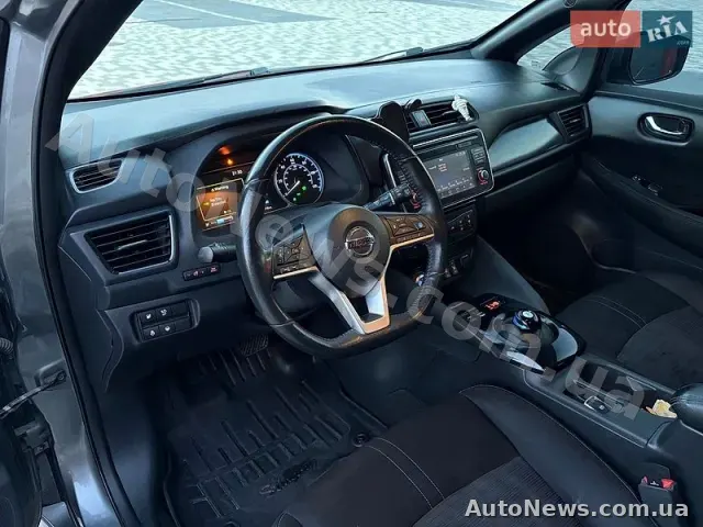 2018 Nissan Leaf, VIN 1N4AZ1CP3JC313431 — zdjęcie 12 (autoria)