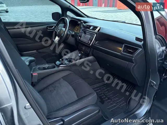 2018 Nissan Leaf, VIN 1N4AZ1CP3JC313431 — zdjęcie 15 (autoria)