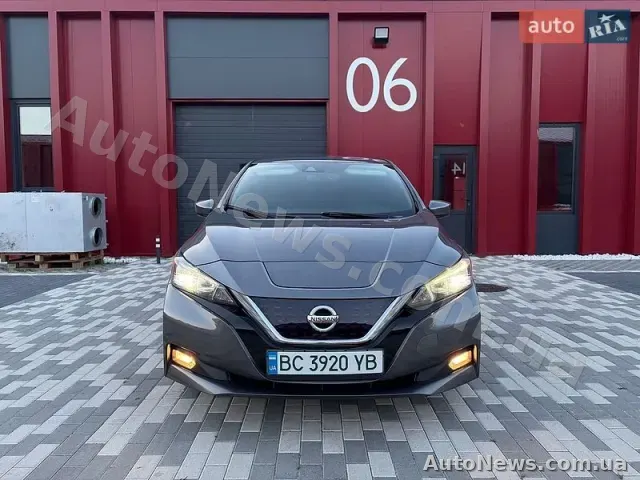2018 Nissan Leaf, VIN 1N4AZ1CP3JC313431 — zdjęcie 2 (autoria)