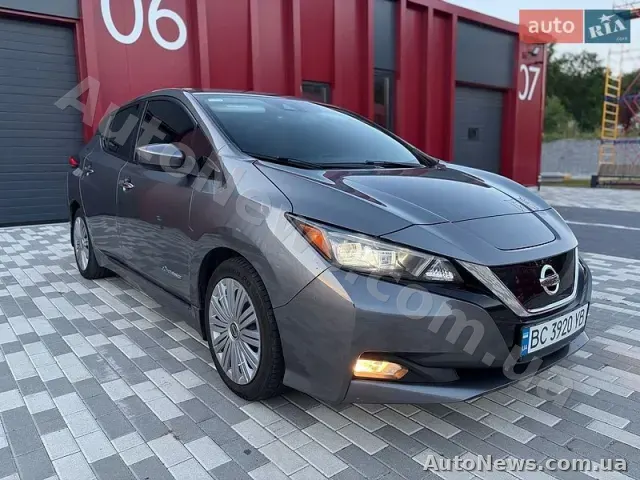 2018 Nissan Leaf, VIN 1N4AZ1CP3JC313431 — zdjęcie 3 (autoria)