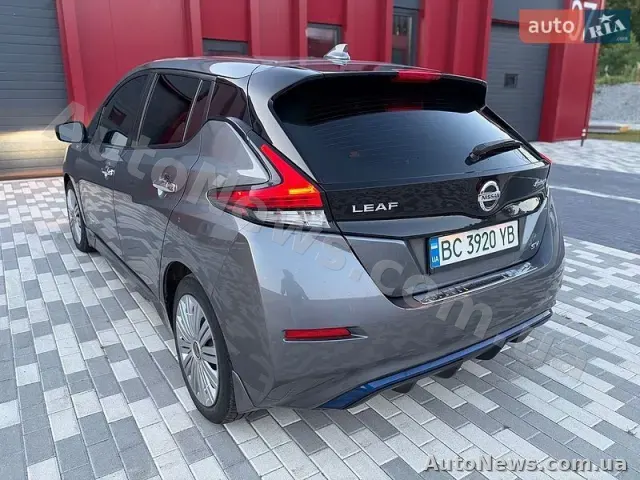 2018 Nissan Leaf, VIN 1N4AZ1CP3JC313431 — zdjęcie 4 (autoria)