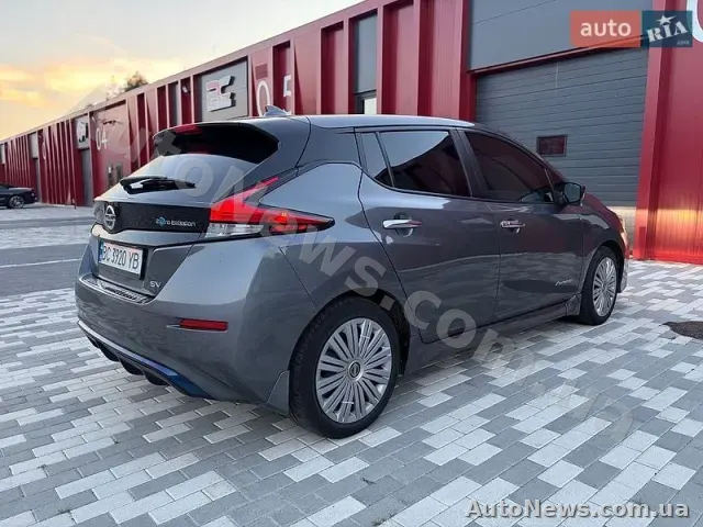 2018 Nissan Leaf, VIN 1N4AZ1CP3JC313431 — zdjęcie 7 (autoria)