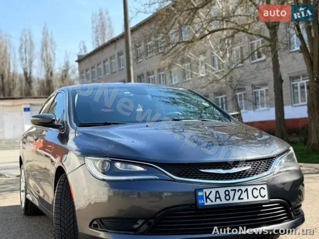 2014 Chrysler 200 — photo 1 (autoria)