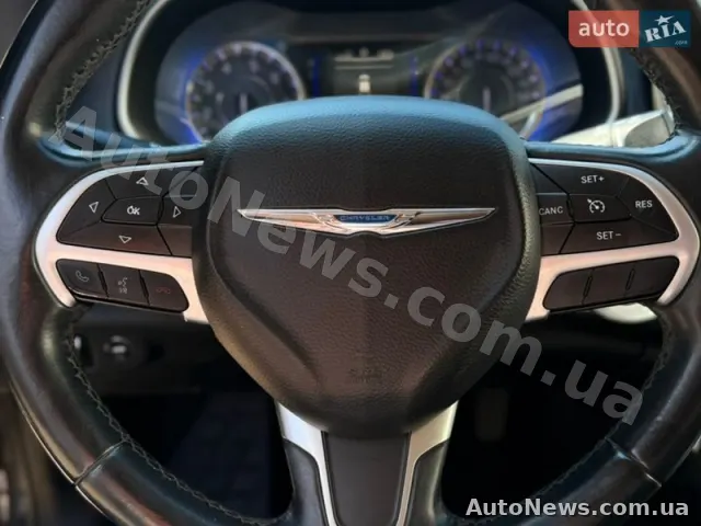 2014 Chrysler 200 — photo 14 (autoria)
