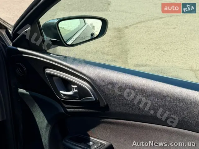 2014 Chrysler 200 — photo 15 (autoria)