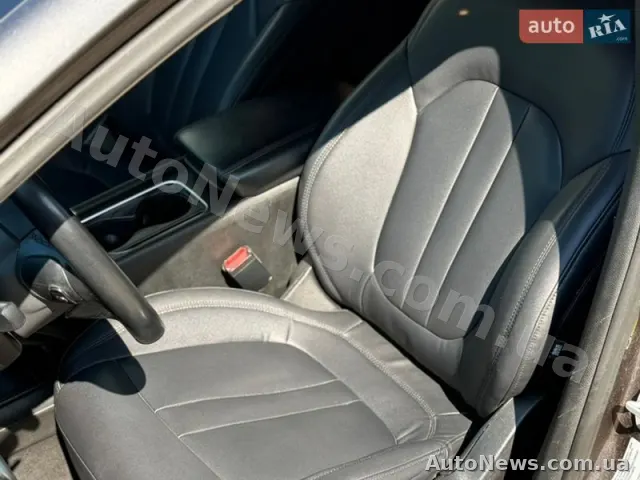 2014 Chrysler 200 — photo 19 (autoria)