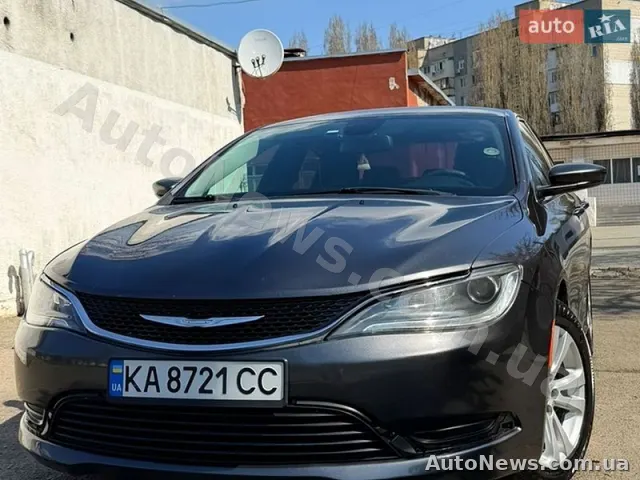 2014 Chrysler 200 — photo 2 (autoria)