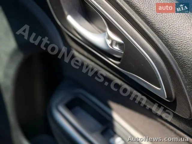 2014 Chrysler 200 — photo 24 (autoria)