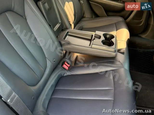 2014 Chrysler 200 — photo 25 (autoria)