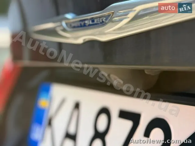 2014 Chrysler 200 — photo 27 (autoria)
