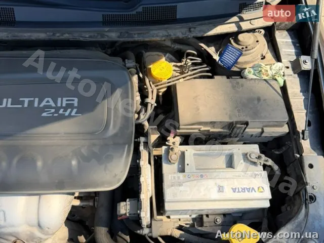 2014 Chrysler 200 — photo 28 (autoria)