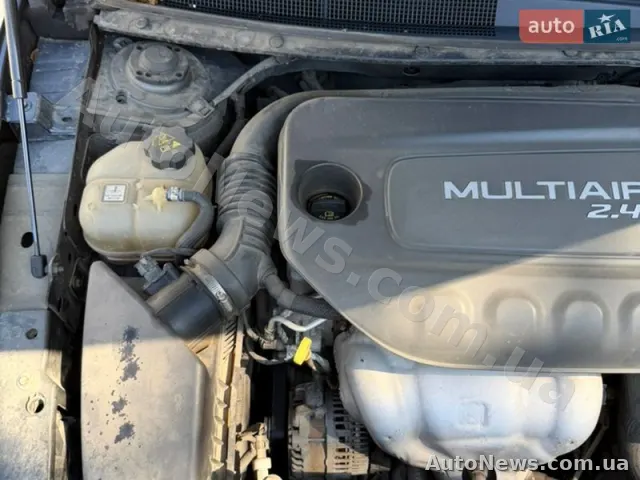 2014 Chrysler 200 — photo 29 (autoria)