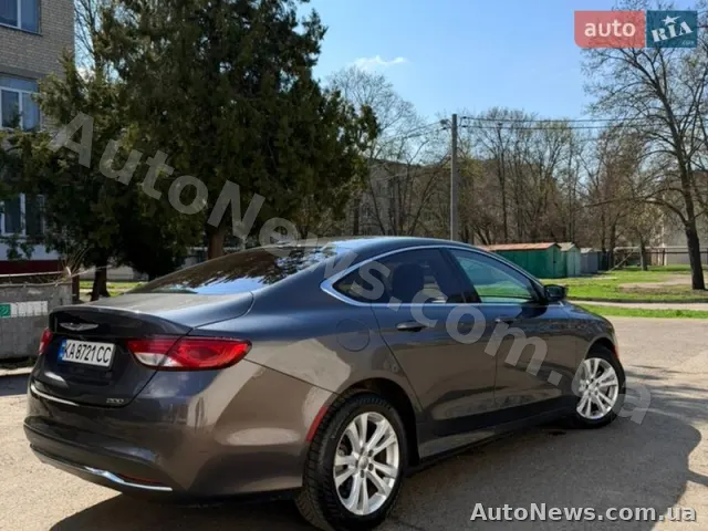 2014 Chrysler 200 — photo 3 (autoria)