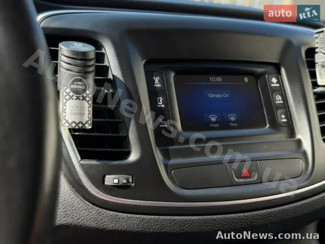 2014 Chrysler 200 — photo 35 (autoria)
