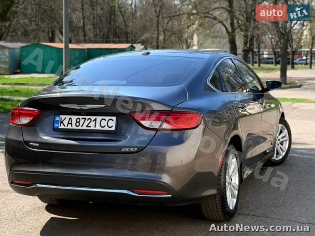 2014 Chrysler 200 — photo 5 (autoria)